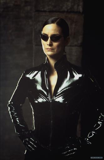 Девушка дня - Carrie-Anne Moss